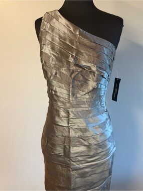 Carmen Marc Valvo One-Shoulder Shimmery Silver Cocktail Dress